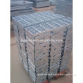 2015 hot sale Hot-dipped Galvanized Serrated Steel Gratings / Bar Grating